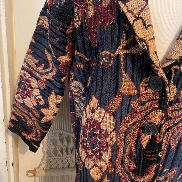 Floral Patterned Women's Coat - Picture 7 of 8